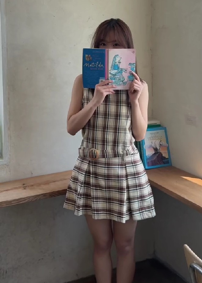 Mê mẩn "style bạn gái" của Meichan: Diện đồ bình dân mà siêu xinh siêu cuốn, có item giá chưa đến 100 "cành"- Ảnh 6. Mê mẩn "style bạn gái" của Meichan: Diện đồ bình dân mà siêu xinh siêu cuốn, có item giá chưa đến 100 "cành"- Ảnh 6.