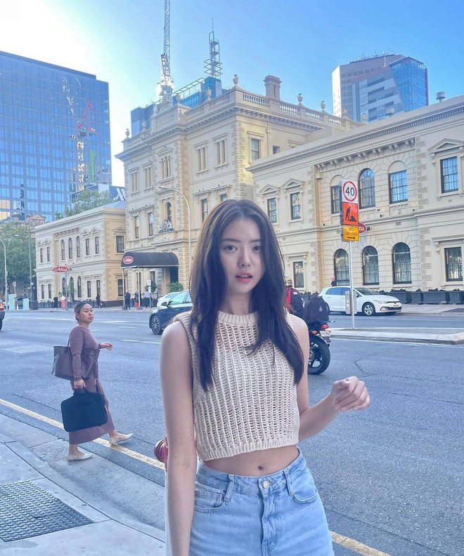 Gái xinh dính tin đồn hẹn hò với Kim Soo Hyun: Body cực bốc lửa, style tương đồng với Kim Ji Won- Ảnh 2.