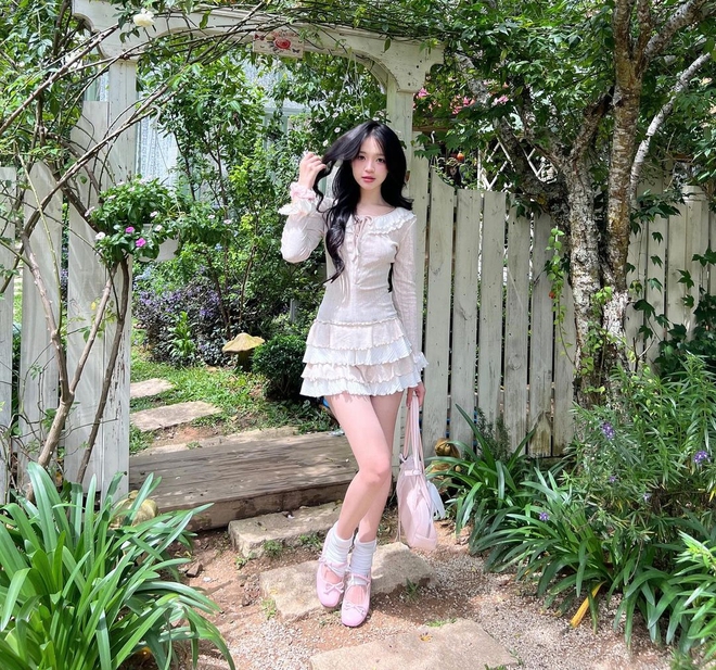 Đường đua váy áo hè bùng nổ tại các shop thời trang: Bạt ngàn mẫu xinh, trendy cho nàng "chốt"- Ảnh 17.