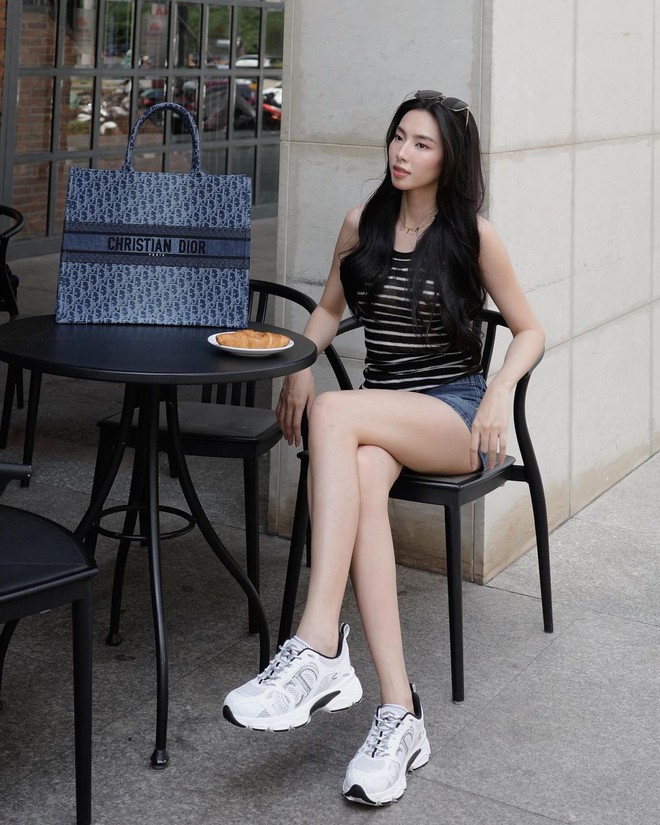 Tủ đồ đời thường của Thùy Tiên: Ngắm là say đắm!- Ảnh 7.