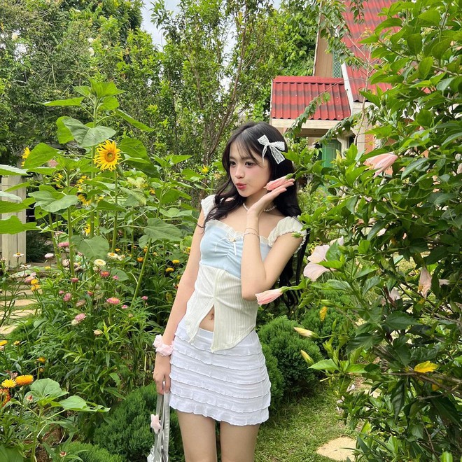 Đường đua váy áo hè bùng nổ tại các shop thời trang: Bạt ngàn mẫu xinh, trendy cho nàng "chốt"- Ảnh 15.