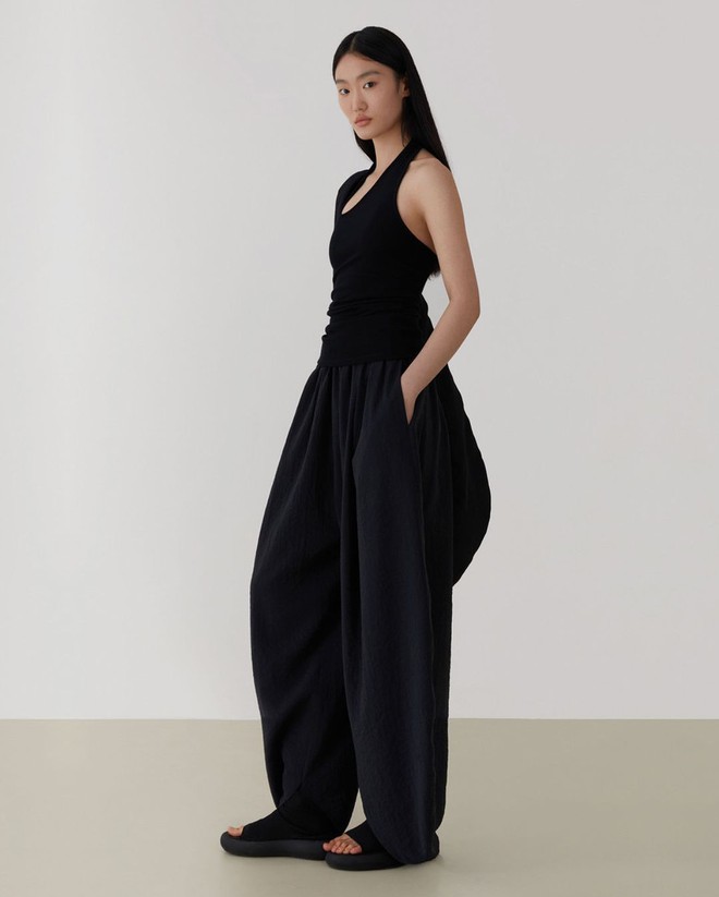 Đường đua váy áo hè bùng nổ tại các shop thời trang: Bạt ngàn mẫu xinh, trendy cho nàng "chốt"- Ảnh 12.