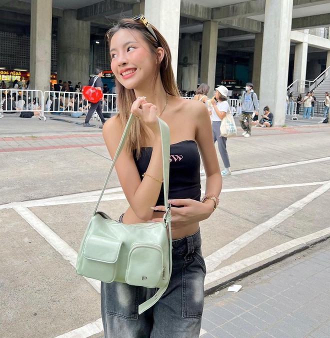 5 brand túi Thái Lan được gái xinh cưng hết nấc, ai còn chưa biết thì quá uổng- Ảnh 14. 5 brand túi Thái Lan được gái xinh cưng hết nấc, ai còn chưa biết thì quá uổng- Ảnh 14.