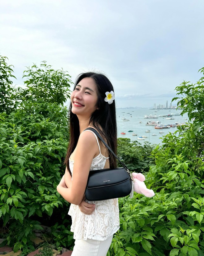 5 brand túi Thái Lan được gái xinh cưng hết nấc, ai còn chưa biết thì quá uổng- Ảnh 32. 5 brand túi Thái Lan được gái xinh cưng hết nấc, ai còn chưa biết thì quá uổng- Ảnh 32.