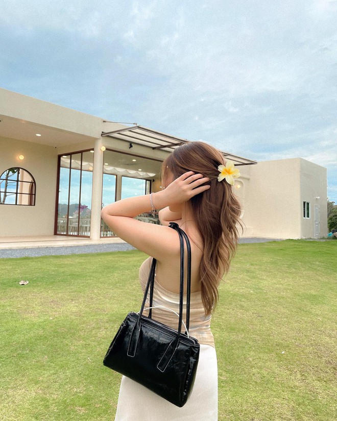 5 brand túi Thái Lan được gái xinh cưng hết nấc, ai còn chưa biết thì quá uổng- Ảnh 23. 5 brand túi Thái Lan được gái xinh cưng hết nấc, ai còn chưa biết thì quá uổng- Ảnh 23.