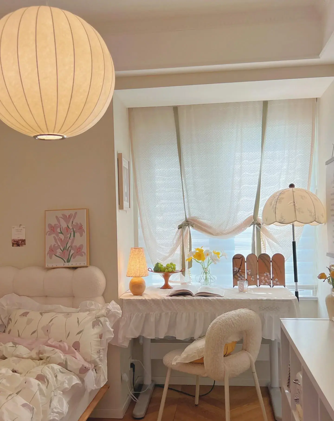 Chủ nhân "bánh bèo" và căn hộ tông hồng trắng xinh như ảnh trên Pinterest: Ai ngắm xong cũng phải "thả tim"- Ảnh 15. Chủ nhân "bánh bèo" và căn hộ tông hồng trắng xinh như ảnh trên Pinterest: Ai ngắm xong cũng phải "thả tim"- Ảnh 15.