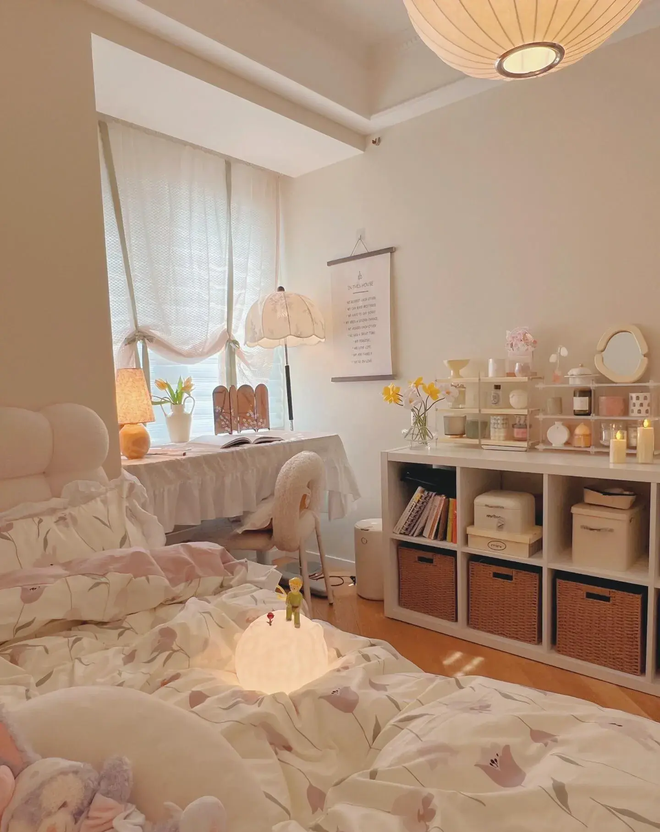 Chủ nhân "bánh bèo" và căn hộ tông hồng trắng xinh như ảnh trên Pinterest: Ai ngắm xong cũng phải "thả tim"- Ảnh 16. Chủ nhân "bánh bèo" và căn hộ tông hồng trắng xinh như ảnh trên Pinterest: Ai ngắm xong cũng phải "thả tim"- Ảnh 16.