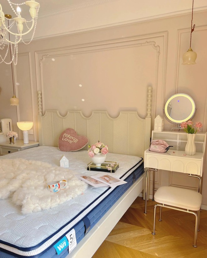 Chủ nhân "bánh bèo" và căn hộ tông hồng trắng xinh như ảnh trên Pinterest: Ai ngắm xong cũng phải "thả tim"- Ảnh 10. Chủ nhân "bánh bèo" và căn hộ tông hồng trắng xinh như ảnh trên Pinterest: Ai ngắm xong cũng phải "thả tim"- Ảnh 10.