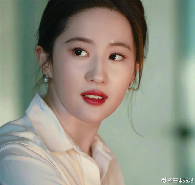 Lưu Diệc Phi 