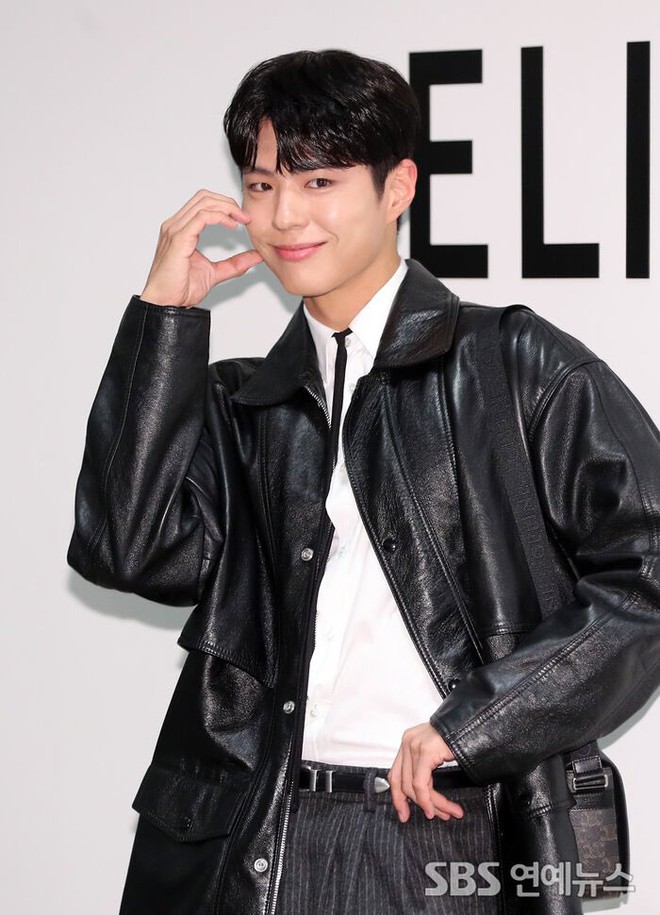 Trùng hợp: Cha Eun Woo hay Park Bo Gum cùng bị chê style ăn mặc- Ảnh 10. Trùng hợp: Cha Eun Woo hay Park Bo Gum cùng bị chê style ăn mặc- Ảnh 10.