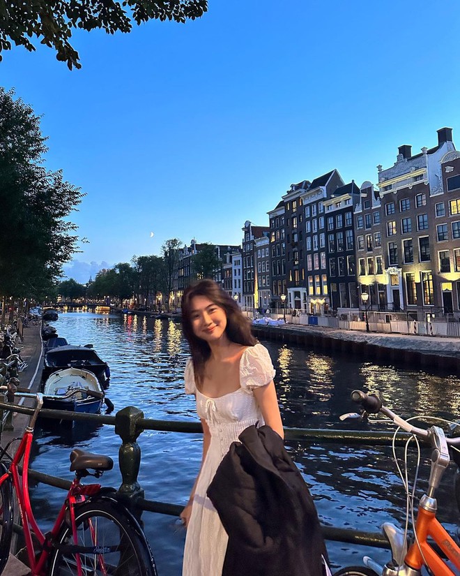 Tủ đồ của Hà Thi: Nàng thơ có “vibe” trong trẻo như tình đầu, mặc đơn giản nhưng ai cũng muốn mua theo- Ảnh 11. Tủ đồ của Hà Thi: Nàng thơ có “vibe” trong trẻo như tình đầu, mặc đơn giản nhưng ai cũng muốn mua theo- Ảnh 11.