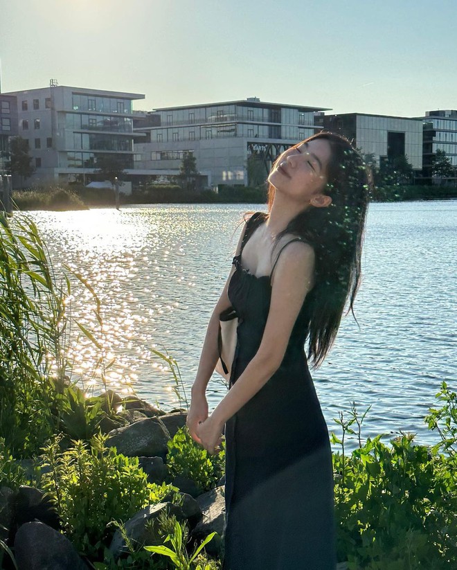 Tủ đồ của Hà Thi: Nàng thơ có “vibe” trong trẻo như tình đầu, mặc đơn giản nhưng ai cũng muốn mua theo- Ảnh 14. Tủ đồ của Hà Thi: Nàng thơ có “vibe” trong trẻo như tình đầu, mặc đơn giản nhưng ai cũng muốn mua theo- Ảnh 14.