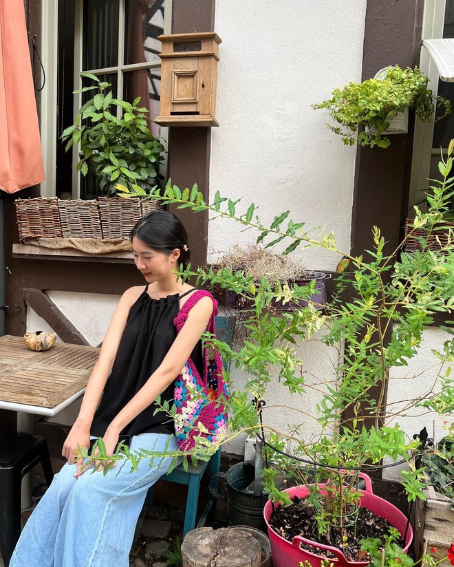 Tủ đồ của Hà Thi: Nàng thơ có “vibe” trong trẻo như tình đầu, mặc đơn giản nhưng ai cũng muốn mua theo- Ảnh 2. Tủ đồ của Hà Thi: Nàng thơ có “vibe” trong trẻo như tình đầu, mặc đơn giản nhưng ai cũng muốn mua theo- Ảnh 2.
