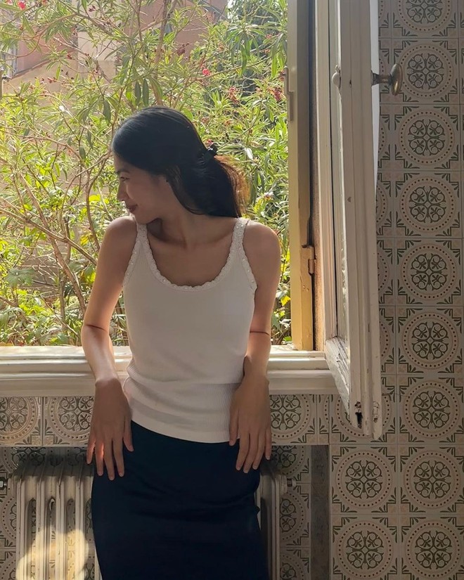 Tủ đồ của Hà Thi: Nàng thơ có “vibe” trong trẻo như tình đầu, mặc đơn giản nhưng ai cũng muốn mua theo- Ảnh 5. Tủ đồ của Hà Thi: Nàng thơ có “vibe” trong trẻo như tình đầu, mặc đơn giản nhưng ai cũng muốn mua theo- Ảnh 5.