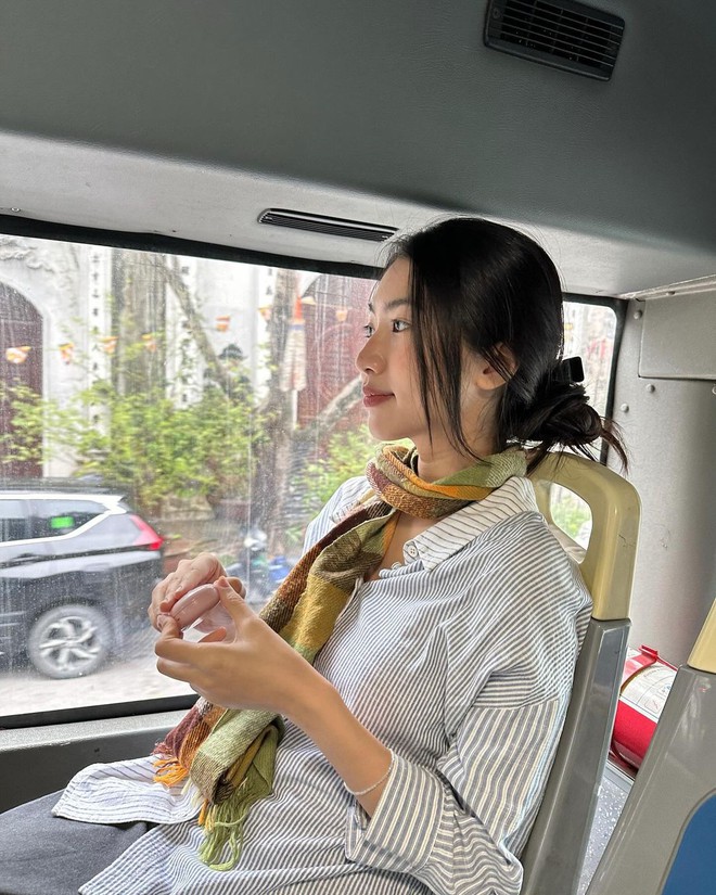 Tủ đồ của Hà Thi: Nàng thơ có “vibe” trong trẻo như tình đầu, mặc đơn giản nhưng ai cũng muốn mua theo- Ảnh 4. Tủ đồ của Hà Thi: Nàng thơ có “vibe” trong trẻo như tình đầu, mặc đơn giản nhưng ai cũng muốn mua theo- Ảnh 4.