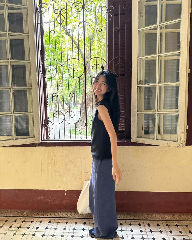 Tủ đồ của Hà Thi: Nàng thơ có “vibe” trong trẻo như tình đầu, mặc đơn giản nhưng ai cũng muốn mua theo- Ảnh 6. Tủ đồ của Hà Thi: Nàng thơ có “vibe” trong trẻo như tình đầu, mặc đơn giản nhưng ai cũng muốn mua theo- Ảnh 6.