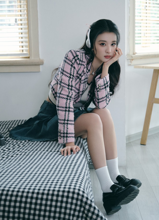 "Bản sao Lưu Diệc Phi" visual đã đẹp xuất sắc, ngắm style đời thường lại càng u mê- Ảnh 19.