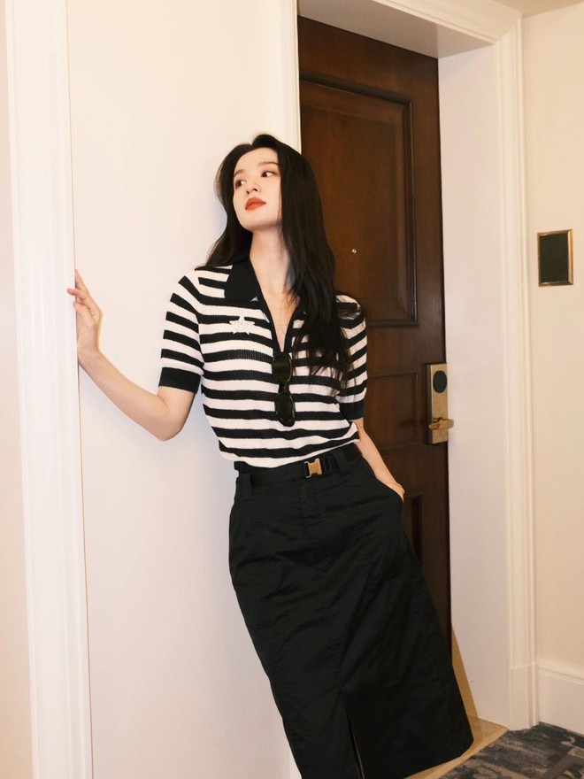 "Bản sao Lưu Diệc Phi" visual đã đẹp xuất sắc, ngắm style đời thường lại càng u mê- Ảnh 17.