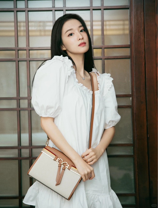 "Bản sao Lưu Diệc Phi" visual đã đẹp xuất sắc, ngắm style đời thường lại càng u mê- Ảnh 7.