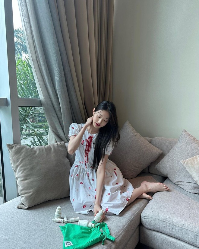 Theo Won Young (IVE) "F5" tủ đồ hè xinh tươi như Pinterest, cân mọi style từ năng động đến "bánh bèo"- Ảnh 8.
