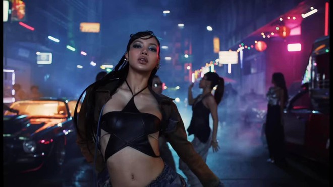 Hội ghiền đi Thái phát sốt với nơi quay MV của Lisa, đến nỗi phải than khổ “bộ chưa đủ đông hay sao!”- Ảnh 3. Hội ghiền đi Thái phát sốt với nơi quay MV của Lisa, đến nỗi phải than khổ “bộ chưa đủ đông hay sao!”- Ảnh 3.