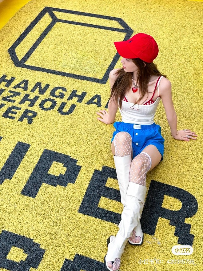 "Chiến thần" Hà Linh review mẫu áo hot TikTok: Chê tả tơi, mặc phát ngượng!- Ảnh 2.