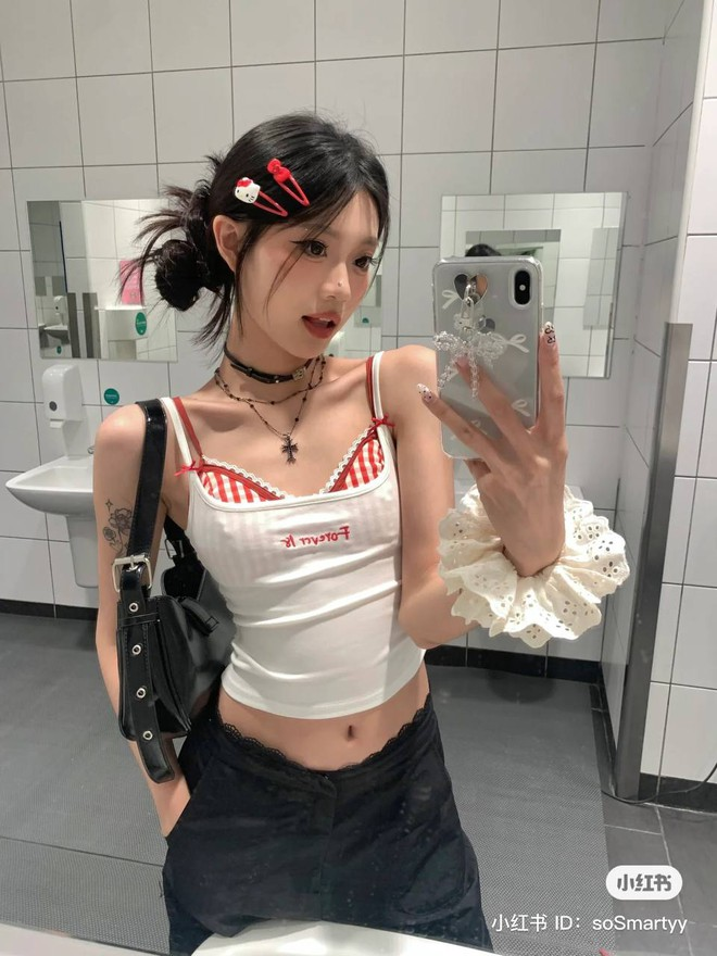 "Chiến thần" Hà Linh review mẫu áo hot TikTok: Chê tả tơi, mặc phát ngượng!- Ảnh 6.