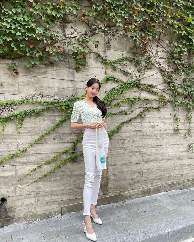 Theo Won Young (IVE) "F5" tủ đồ hè xinh tươi như Pinterest, cân mọi style từ năng động đến "bánh bèo"- Ảnh 15.