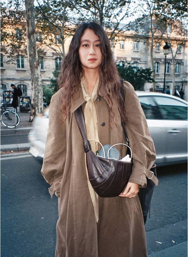 Jennie vẫn nghiện túi “bánh sừng bò” lắm, còn rủ cả Jisoo mê cùng!- Ảnh 25.