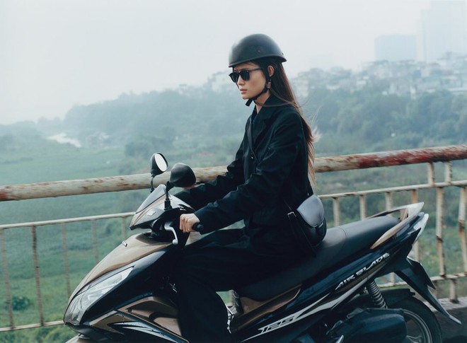 Jennie vẫn nghiện túi “bánh sừng bò” lắm, còn rủ cả Jisoo mê cùng!- Ảnh 26.