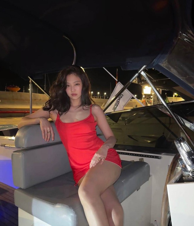 4 nữ idol được khen mặc đẹp, toả vibe tài phiệt: Jennie có lấn át được tiểu thư “hàng thật giá thật"?- Ảnh 11.
