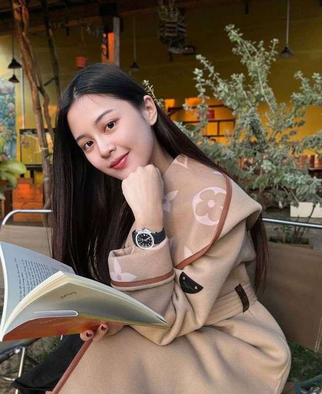 Cô nàng khiến hơn nửa triệu người mê mẩn, style đẹp ra sao mà được mệnh danh là "Hong Hae In bản Việt"?- Ảnh 1.