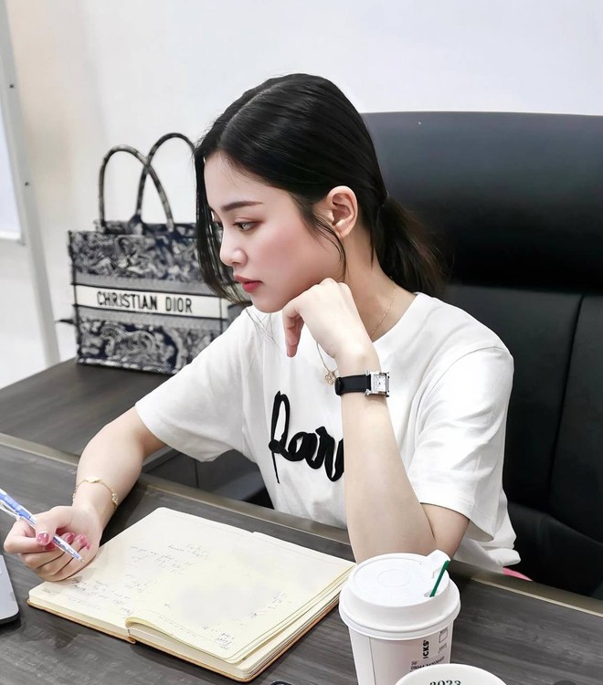 Cô nàng khiến hơn nửa triệu người mê mẩn, style đẹp ra sao mà được mệnh danh là "Hong Hae In bản Việt"?- Ảnh 2.