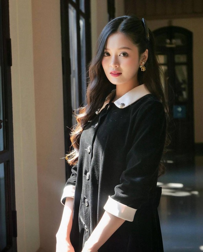 Cô nàng khiến hơn nửa triệu người mê mẩn, style đẹp ra sao mà được mệnh danh là "Hong Hae In bản Việt"?- Ảnh 3.