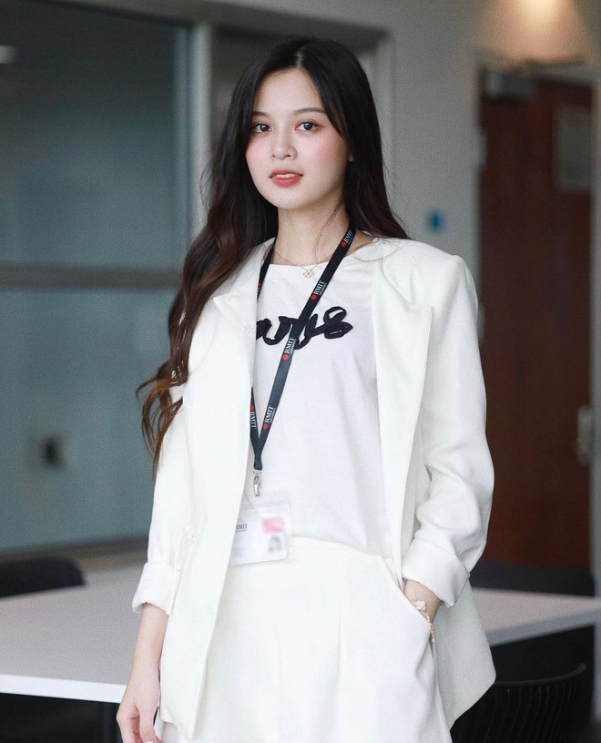 Cô nàng khiến hơn nửa triệu người mê mẩn, style đẹp ra sao mà được mệnh danh là "Hong Hae In bản Việt"?- Ảnh 4.