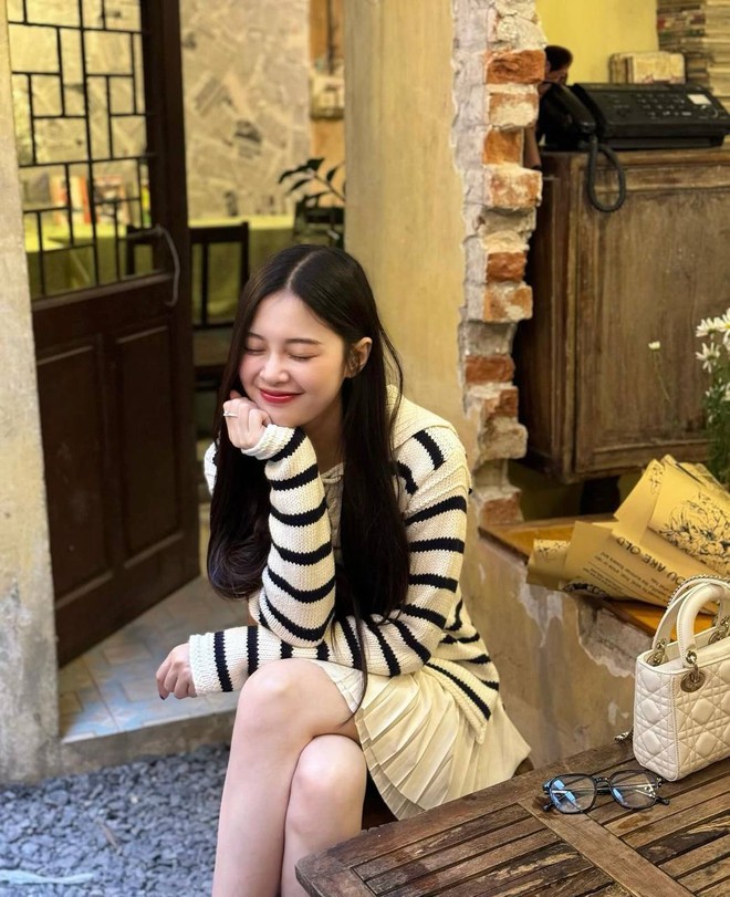 Cô nàng khiến hơn nửa triệu người mê mẩn, style đẹp ra sao mà được mệnh danh là "Hong Hae In bản Việt"?- Ảnh 8.