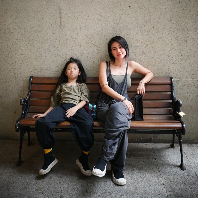 Con gái Kiên Ứng mới 8 tuổi đã cool không kém gì bố, tự mix đồ Hip- hop rất "okela"- Ảnh 13. Con gái Kiên Ứng mới 8 tuổi đã cool không kém gì bố, tự mix đồ Hip- hop rất "okela"- Ảnh 13.