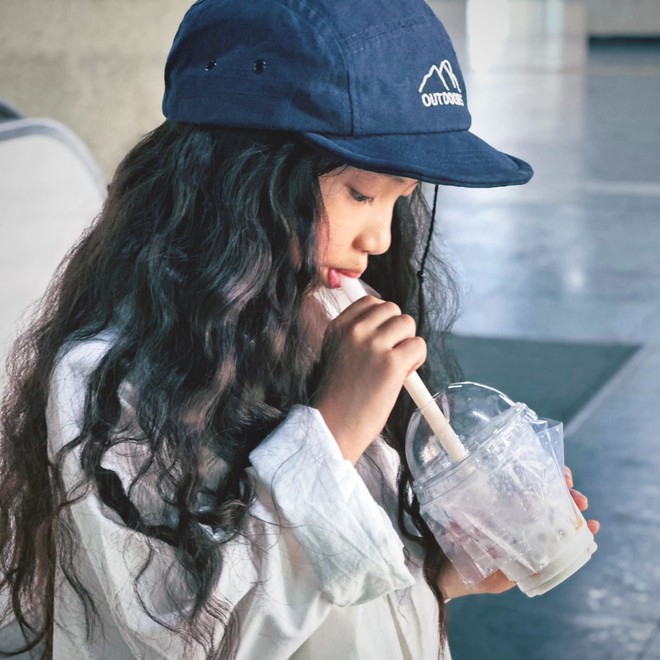 Con gái Kiên Ứng mới 8 tuổi đã cool không kém gì bố, tự mix đồ Hip- hop rất "okela"- Ảnh 6. Con gái Kiên Ứng mới 8 tuổi đã cool không kém gì bố, tự mix đồ Hip- hop rất "okela"- Ảnh 6.