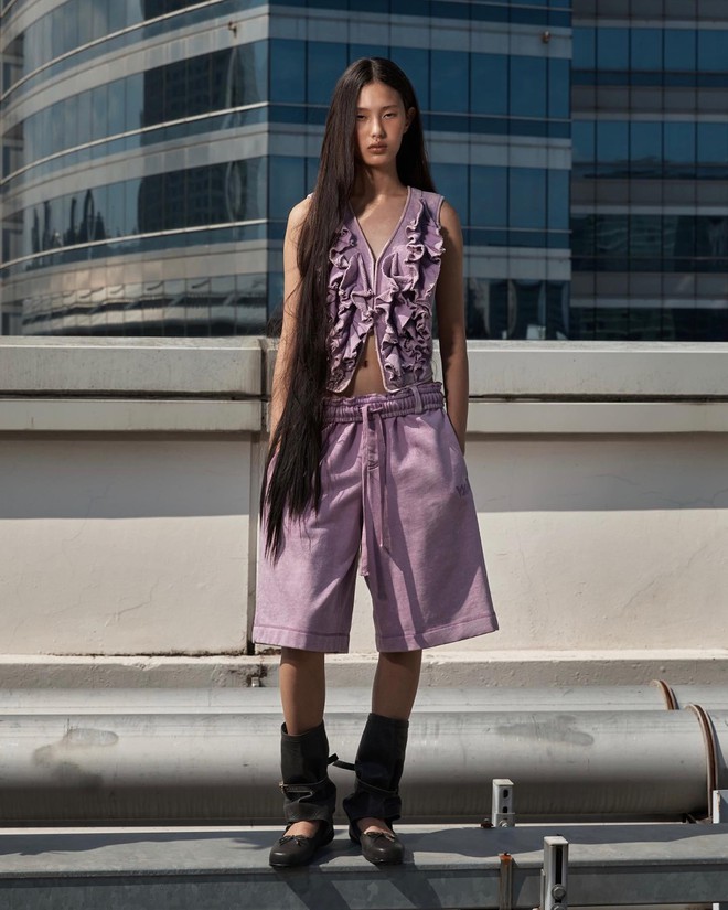 Làm mới giày Rosé, đưa Jennie, Baekhyun về tuổi thơ: Local brand Y2K gây chú ý với 2 màn collab chấn động 1 năm- Ảnh 4.