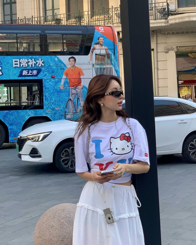 Làm mới giày Rosé, đưa Jennie, Baekhyun về tuổi thơ: Local brand Y2K gây chú ý với 2 màn collab chấn động 1 năm- Ảnh 26.