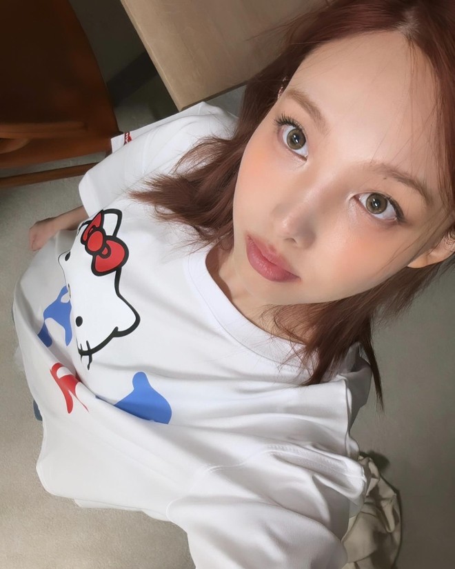 Làm mới giày Rosé, đưa Jennie, Baekhyun về tuổi thơ: Local brand Y2K gây chú ý với 2 màn collab chấn động 1 năm- Ảnh 22.