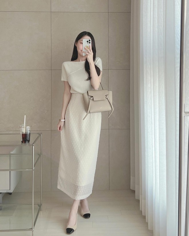Set váy áo đang khiến trái tim nhiều chị em thổn thức: Ai mặc lên cũng thấy nhẹ nhàng, sang chảnh ngay!- Ảnh 2.