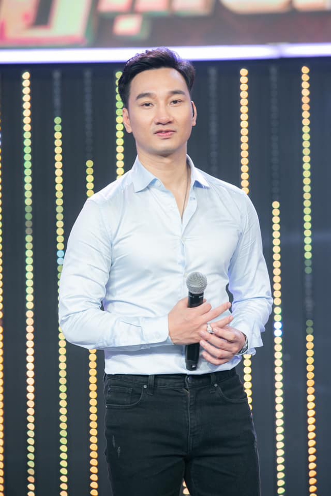 Bất ngờ với cơ bụng ở tuổi U45 của một "anh tài" show Anh Trai Vượt Ngàn Chông Gai- Ảnh 7.