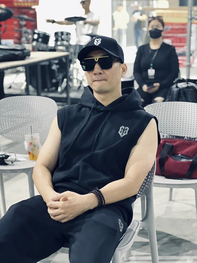 Bất ngờ với cơ bụng ở tuổi U45 của một "anh tài" show Anh Trai Vượt Ngàn Chông Gai- Ảnh 6.