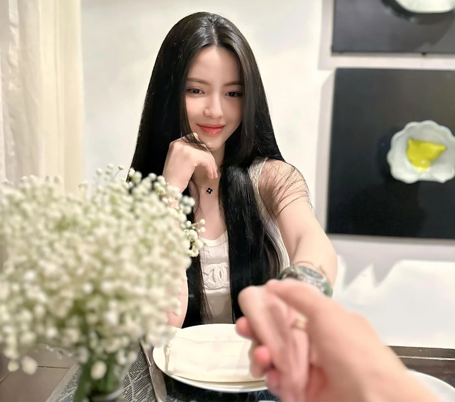 Tưởng là "thánh thẩm mỹ" nhưng Chu Thanh Huyền chỉ trung thành với 1 phương pháp để xinh hơn- Ảnh 3. Tưởng là "thánh thẩm mỹ" nhưng Chu Thanh Huyền chỉ trung thành với 1 phương pháp để xinh hơn- Ảnh 3.
