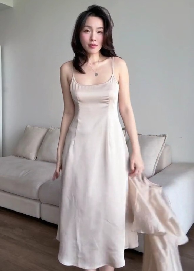 Muốn mua váy hè mà không biết bắt đầu từ đâu: Xem ngay series thử đồ local brand của Hà Trúc- Ảnh 12.