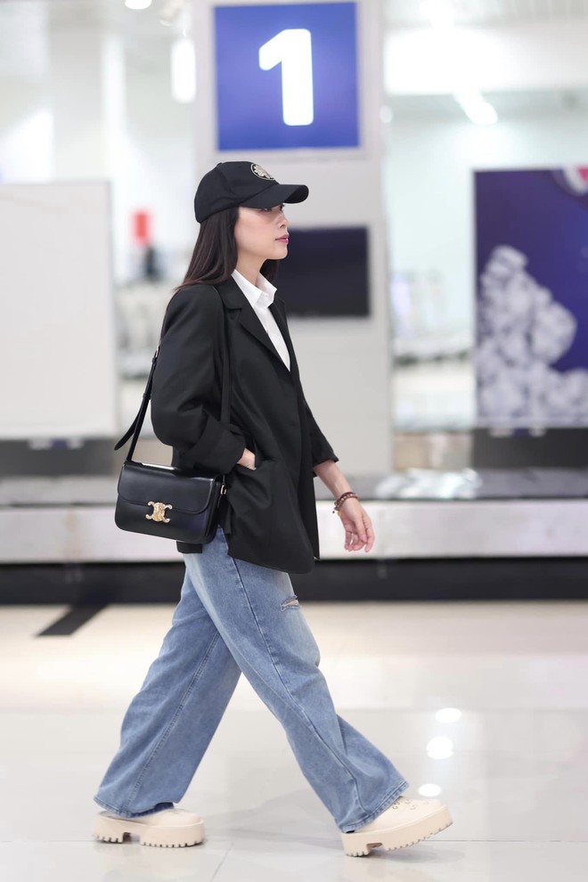 Hành trình visual của Mỹ Tâm: Những năm 2000 khá cháy, giờ lại "dịu kha"- Ảnh 17. Hành trình visual của Mỹ Tâm: Những năm 2000 khá cháy, giờ lại "dịu kha"- Ảnh 17.