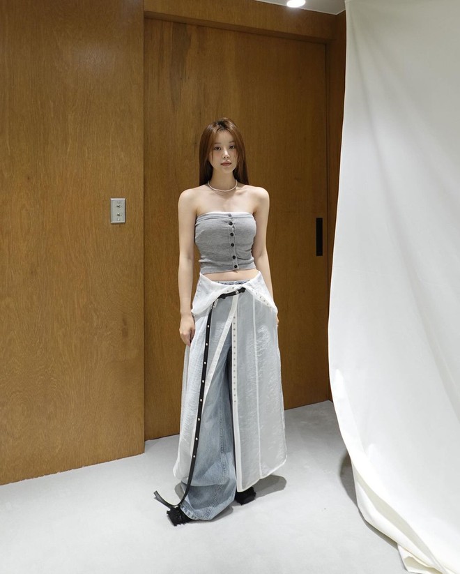 Quanh hè diện croptop, gái Hàn chỉ bạn list áo siêu xinh, phối đủ kiểu không chán- Ảnh 31. Quanh hè diện croptop, gái Hàn chỉ bạn list áo siêu xinh, phối đủ kiểu không chán- Ảnh 31.