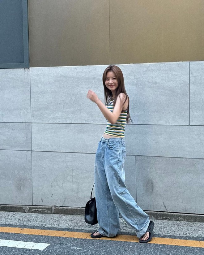 Quanh hè diện croptop, gái Hàn chỉ bạn list áo siêu xinh, phối đủ kiểu không chán- Ảnh 14. Quanh hè diện croptop, gái Hàn chỉ bạn list áo siêu xinh, phối đủ kiểu không chán- Ảnh 14.