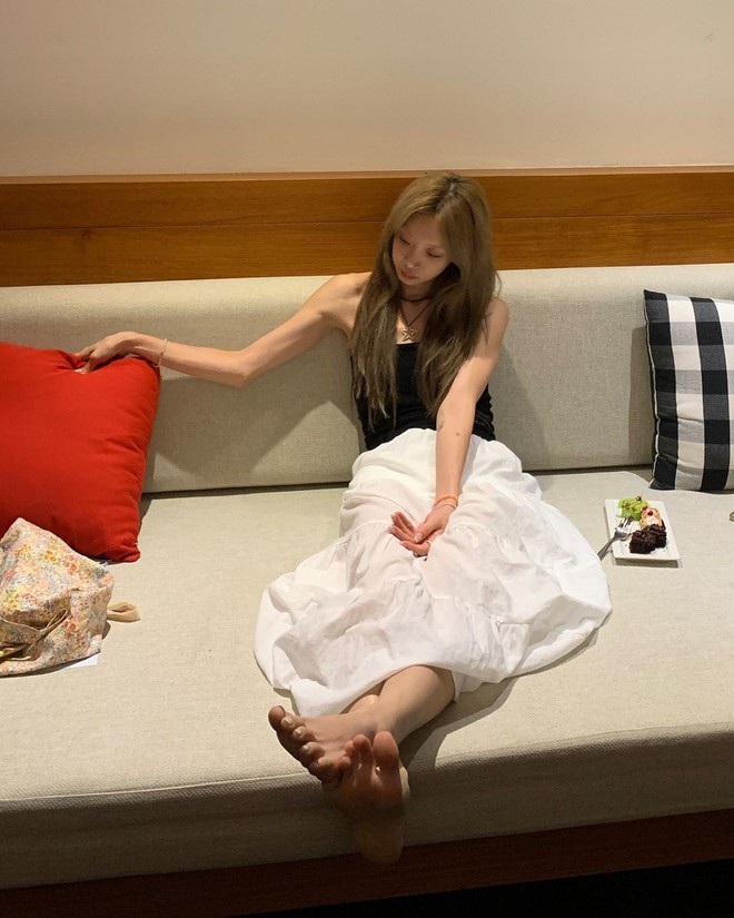 Quanh hè diện croptop, gái Hàn chỉ bạn list áo siêu xinh, phối đủ kiểu không chán- Ảnh 30. Quanh hè diện croptop, gái Hàn chỉ bạn list áo siêu xinh, phối đủ kiểu không chán- Ảnh 30.